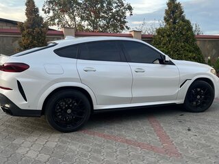 2021 BMW X6 40i III (G06), белый, 9999999 рублей, вид 4