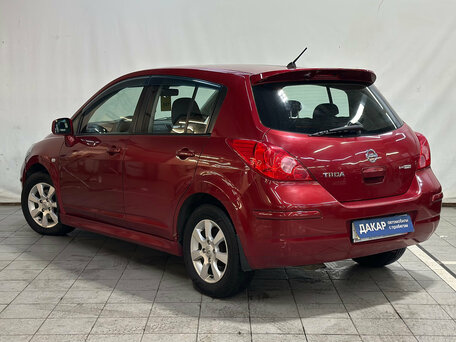 2012 Nissan Tiida I Рестайлинг, красный, 720000 рублей, вид 4