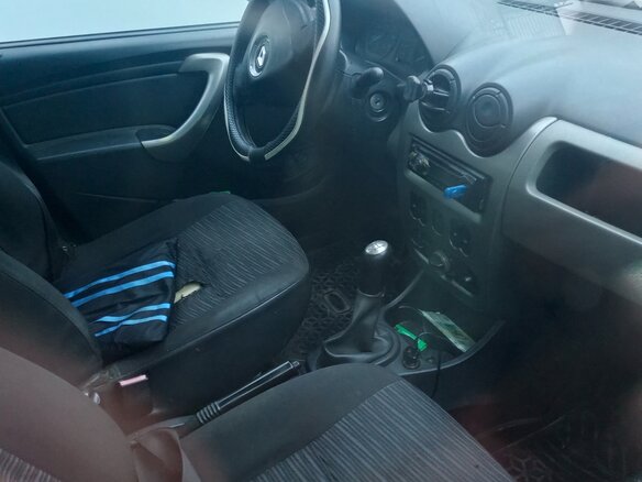 2011 Renault Logan I Рестайлинг, чёрный, 230000 рублей - вид 4