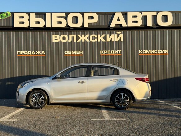 2017 Kia Rio IV, серебристый - вид 2