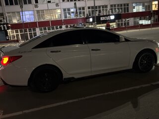 2010 Hyundai Sonata VI (YF), белый, 840000 рублей, вид 3