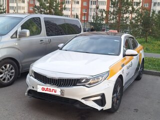 2019 Kia Optima IV Рестайлинг, белый, 850000 рублей, вид 1