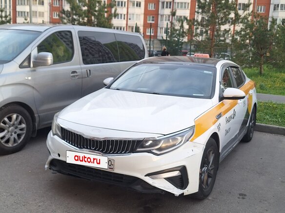 2019 Kia Optima IV Рестайлинг, белый, 850000 рублей