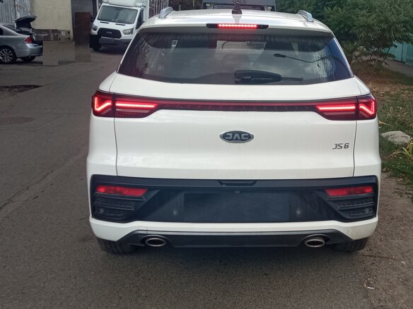2023 JAC JS6, белый, 1670000 рублей - вид 2