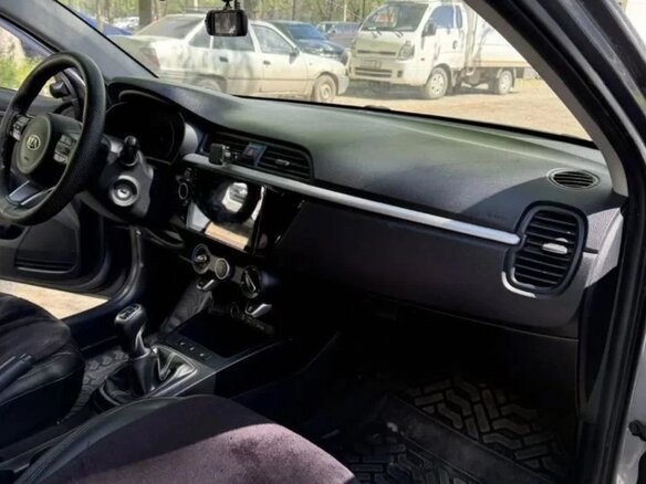 2018 Kia Rio IV, серый, 800000 рублей - вид 8