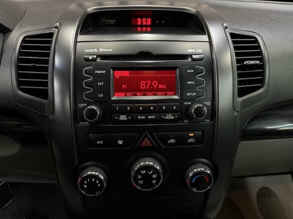 2010 Kia Sorento II, чёрный, 1119900 рублей - вид 12