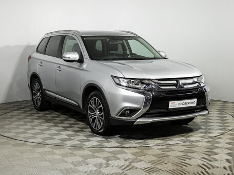 2017 Mitsubishi Outlander III Рестайлинг 2, серебристый, 1639700 рублей, вид 3