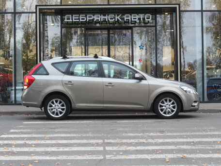 2010 Kia Ceed I Рестайлинг, серебристый, 950000 рублей, вид 4