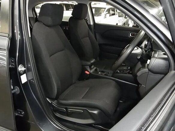 2022 Honda Vezel II, серый, 1650000 рублей - вид 10