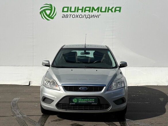 2011 Ford Focus II Рестайлинг, серебристый - вид 1