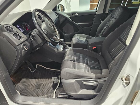 2016 Volkswagen Tiguan I Рестайлинг, белый, 1289000 рублей - вид 13