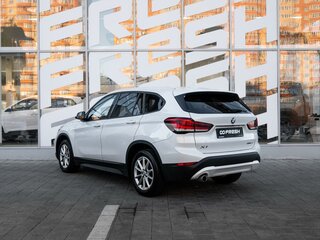 2020 BMW X1 18d xDrive II (F48) Рестайлинг, белый, 2835000 рублей, вид 2