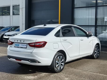 2024 Lada (ВАЗ) Vesta I Рестайлинг (NG), белый, 1290000 рублей, вид 5