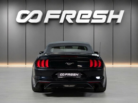 2018 Ford Mustang VI Рестайлинг, чёрный, 3449000 рублей - вид 3