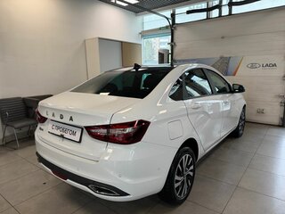 2025 Lada (ВАЗ) Vesta I Рестайлинг (NG), белый, 1849000 рублей, вид 3