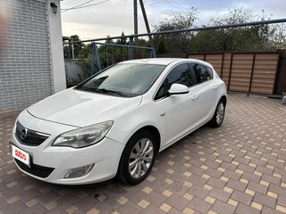 2011 Opel Astra J, белый, 650000 рублей, вид 1