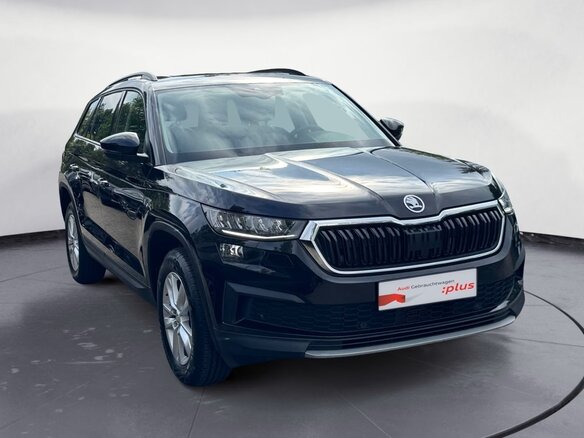 2023 Skoda Kodiaq I Рестайлинг, чёрный, 3590000 рублей - вид 1