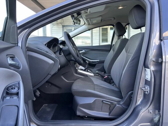 2011 Ford Focus III, коричневый, 680000 рублей - вид 9