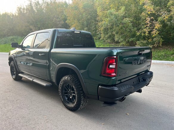 2026 Ram 1500 Rumble Bee V Рестайлинг, зелёный, 10900000 рублей - вид 7