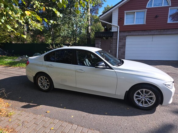 2013 BMW 3 серии 320i VI (F3x), белый, 1350000 рублей - вид 1