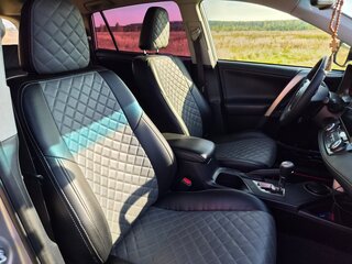 2013 Toyota RAV4 IV (XA40), серебристый, 1900000 рублей, вид 4