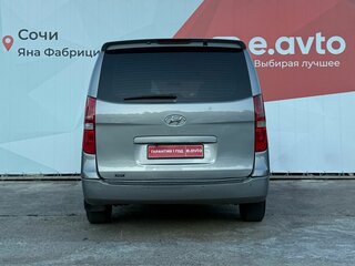 2011 Hyundai Grand Starex I, серый, 1730000 рублей, вид 5