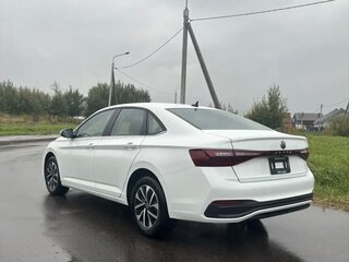2025 Volkswagen Jetta VII Рестайлинг 2, белый, 2000000 рублей, вид 3
