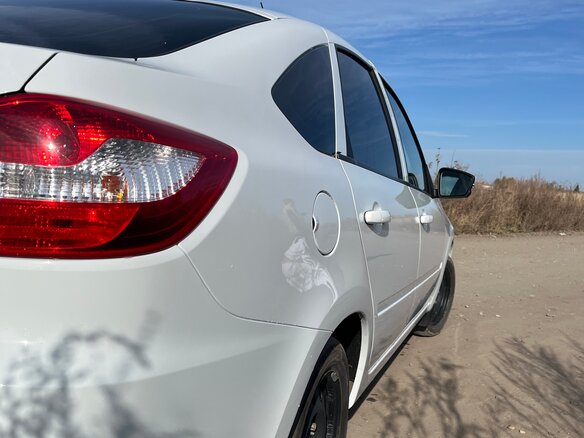 2023 Lada (ВАЗ) Granta I Рестайлинг, белый, 830000 рублей - вид 3