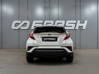 2020 Toyota C-HR I Рестайлинг, белый, 2299000 рублей, вид 4