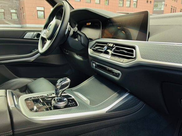 2022 BMW X7 40d I (G07), чёрный, 9900000 рублей - вид 13