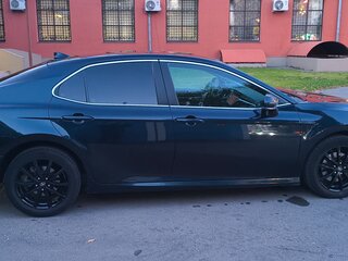 2019 Toyota Camry VIII (XV70), синий, 2100000 рублей, вид 3