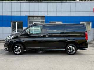 2022 Toyota Granvia II, чёрный, 6490000 рублей, вид 5