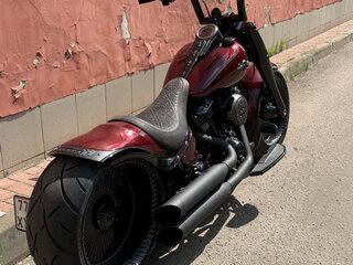 2023 Harley-Davidson Fat Boy, чёрный, 6999999 рублей, вид 4