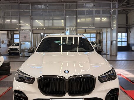 2022 BMW X5 30d IV (G05/G18), белый, 8900000 рублей, вид 3