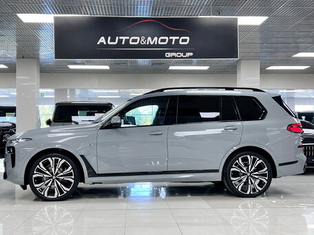 2026 BMW X7 40d I (G07) Рестайлинг, серый, 17999000 рублей, вид 4