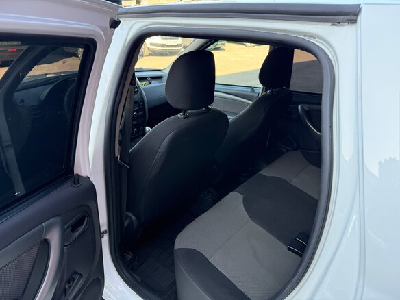 2017 Renault Duster I Рестайлинг, белый, 830000 рублей - вид 9