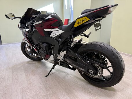 2025 Honda CBR 1000 RR/RA Fireblade, пурпурный, 2200000 рублей, вид 4