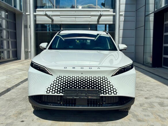 2026 Omoda C7, белый, 3499000 рублей - вид 2