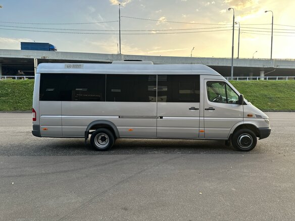 2017 Mercedes-Benz Sprinter Classic, серебристый, 2390000 рублей - вид 3