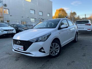 2022 Hyundai Solaris II Рестайлинг, белый, 1627297 рублей, вид 4