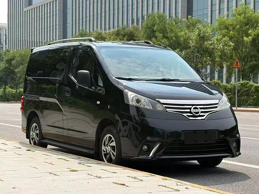 Открыть фотографии: Nissan NV200