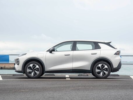 2026 Changan Qiyuan Q05 51.9 kWh II, серебристый, 2317902 рублей, вид 4