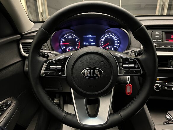 2019 Kia Optima IV Рестайлинг, белый, 1430000 рублей - вид 18