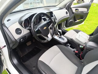 2012 Chevrolet Cruze I, белый, 740000 рублей, вид 2