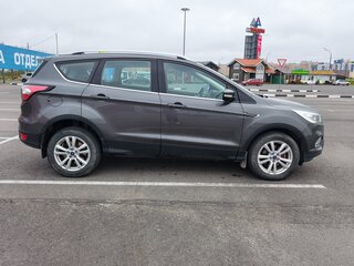 2017 Ford Kuga II Рестайлинг, серый, 1750000 рублей, вид 4