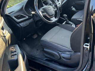 2017 Hyundai Solaris II, чёрный, 1150000 рублей, вид 4