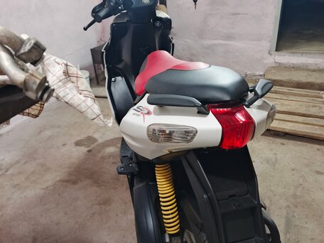 2018 Aprilia SR 50 R, белый, 210000 рублей, вид 5