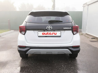 2022 Toyota Yaris L X XP150 Рестайлинг, белый, 1990000 рублей, вид 5