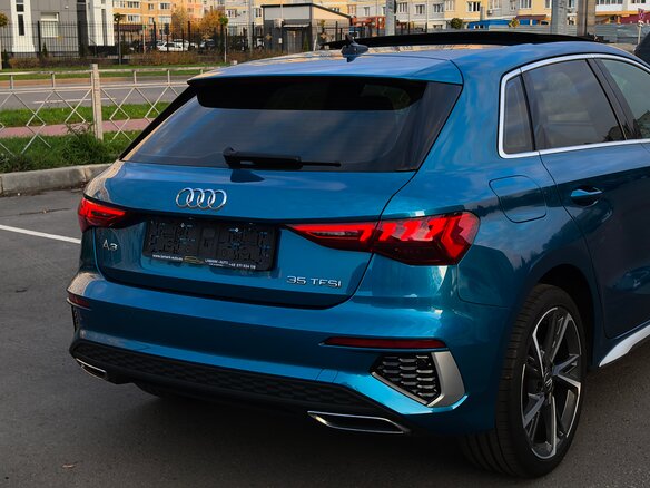 2022 Audi A3 Sportback 35 TFSI IV (8Y), синий, 2650000 рублей - вид 17