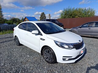 2016 Kia Rio III Рестайлинг, белый, 820000 рублей, вид 2